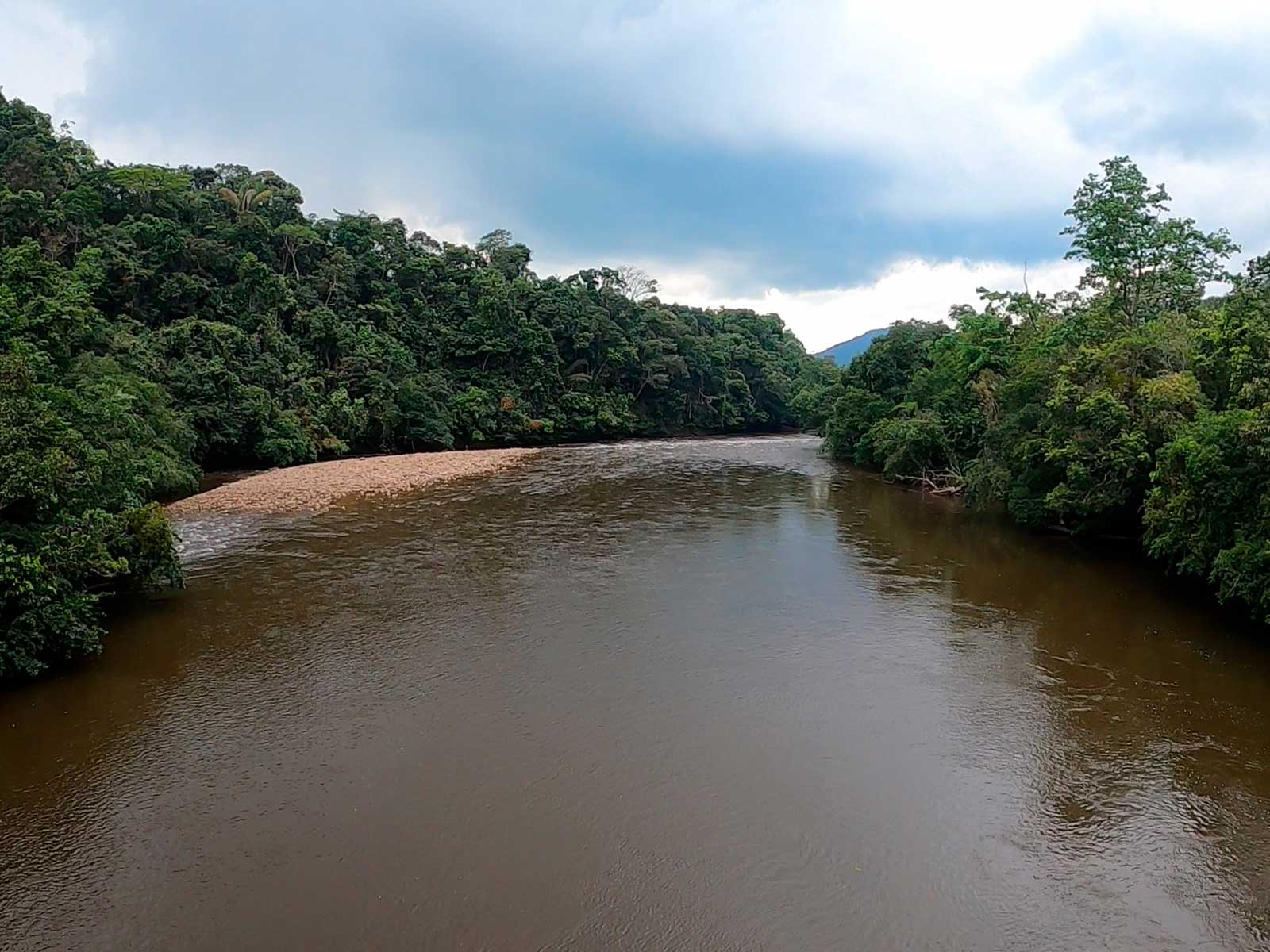 Río Orteguaza, Caquetá. Foto por: Jhordy Gutierrez.